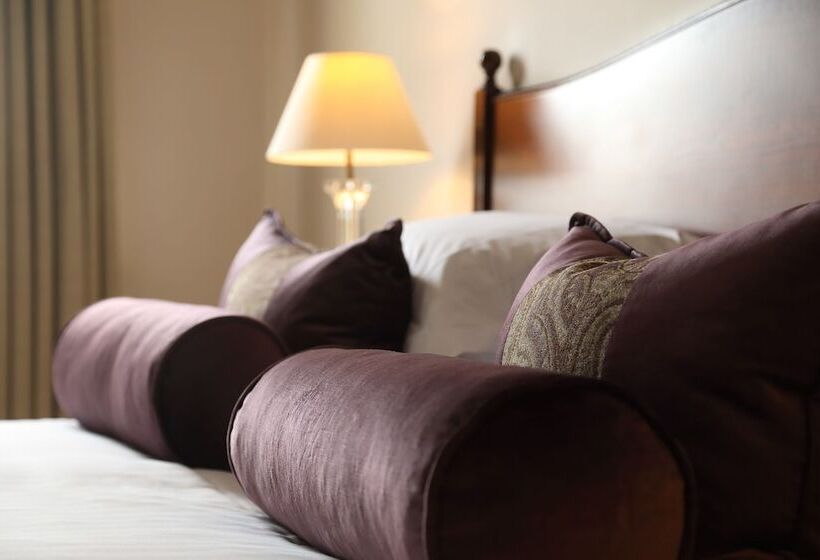 スタンダードルーム, Macdonald Compleat Angler