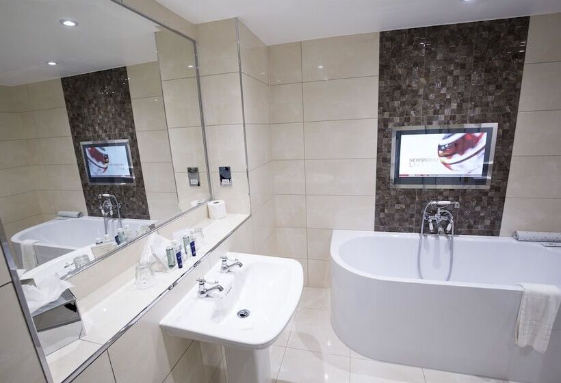 デラックスルーム, Macdonald Compleat Angler