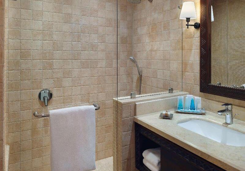 اتاق سوپریور, Mövenpick Ambassador Hotel Accra