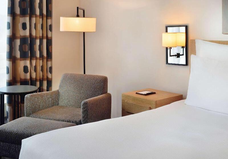 اتاق سوپریور, Mövenpick Ambassador Hotel Accra