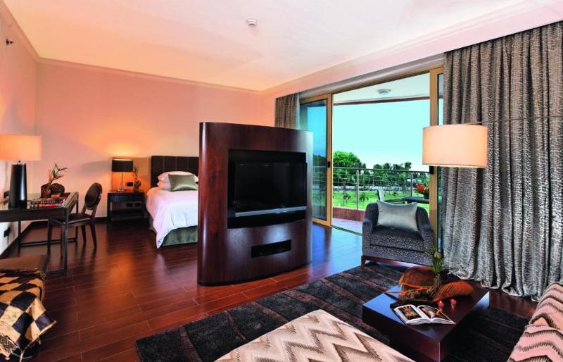 سوییت لوکس, Mövenpick Ambassador Hotel Accra