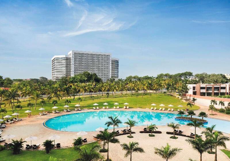 اتاق سوپریور با تخت بزرگ, Mövenpick Ambassador Hotel Accra