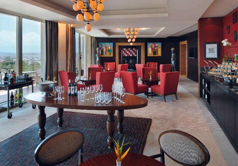 이그제큐티브 룸, Mövenpick Ambassador Hotel Accra