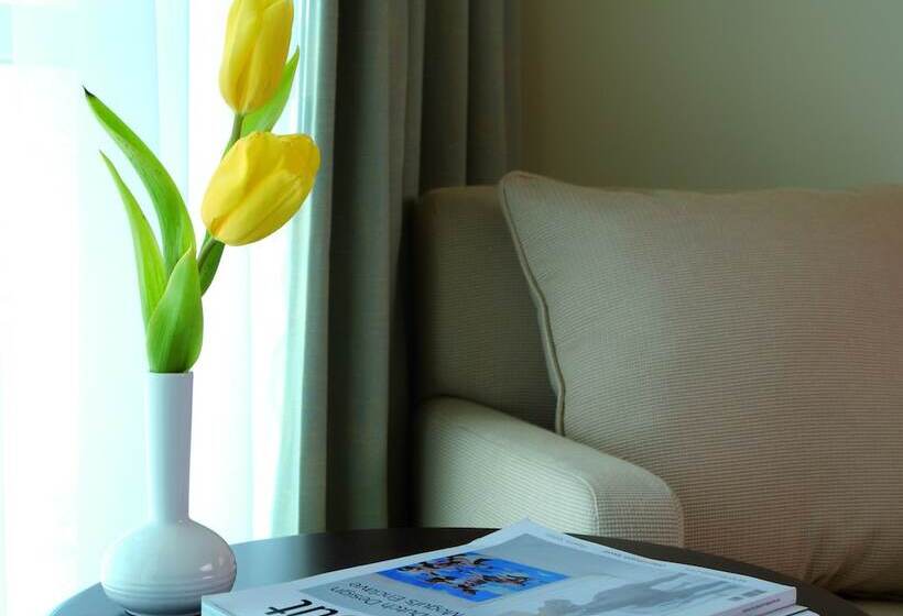 اتاق اجرایی, Mövenpick Ambassador Hotel Accra