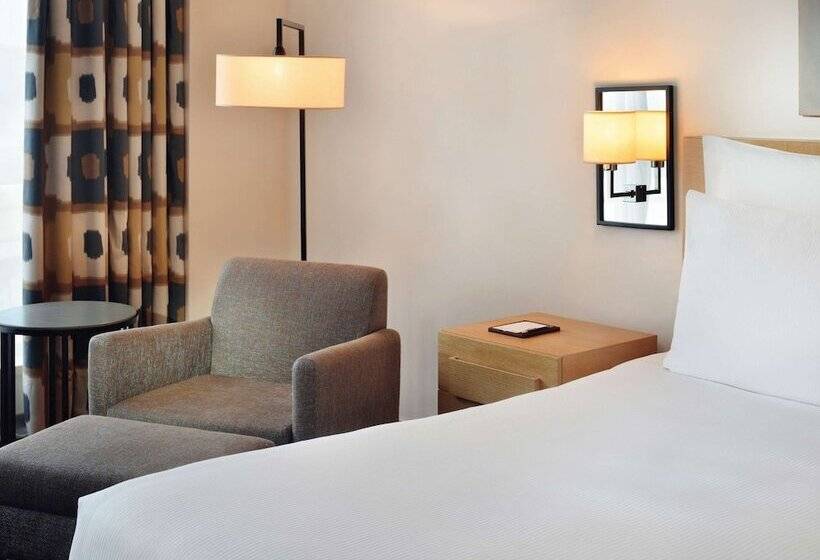 이그제큐티브 룸, Mövenpick Ambassador Hotel Accra