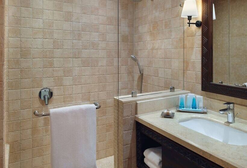 اتاق سوپریور, Mövenpick Ambassador Hotel Accra