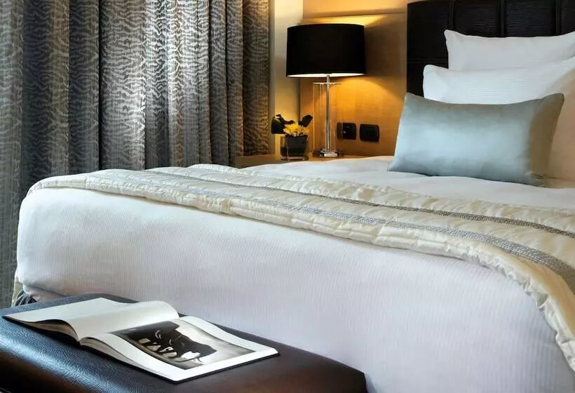 اتاق سوپریور, Mövenpick Ambassador Hotel Accra