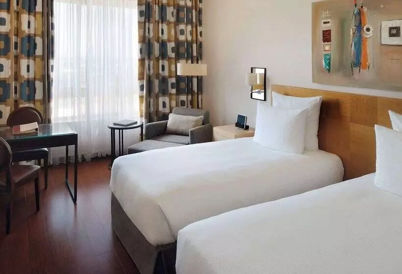 اتاق سوپریور, Mövenpick Ambassador Hotel Accra
