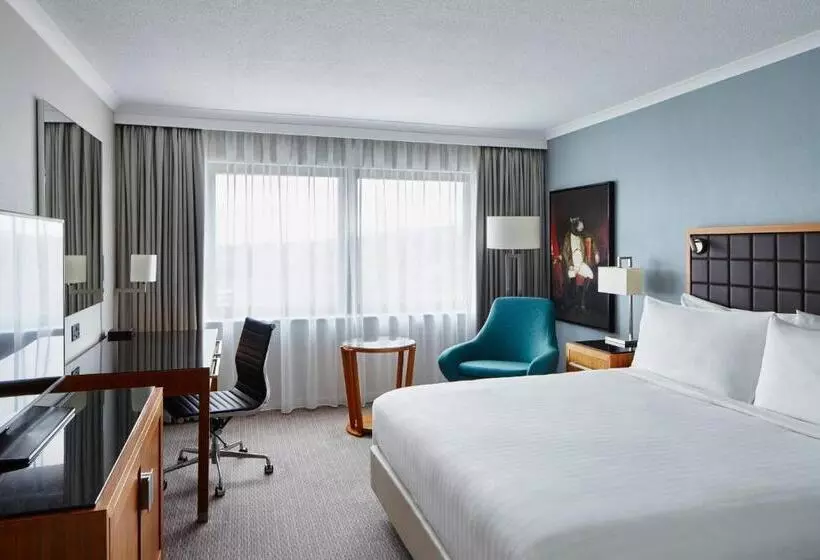 キングサイズベッドのスーペリアルーム, Portsmouth Marriott