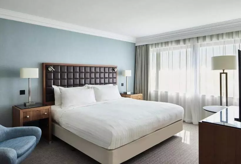 キングサイズベッドのスイートルーム, Portsmouth Marriott