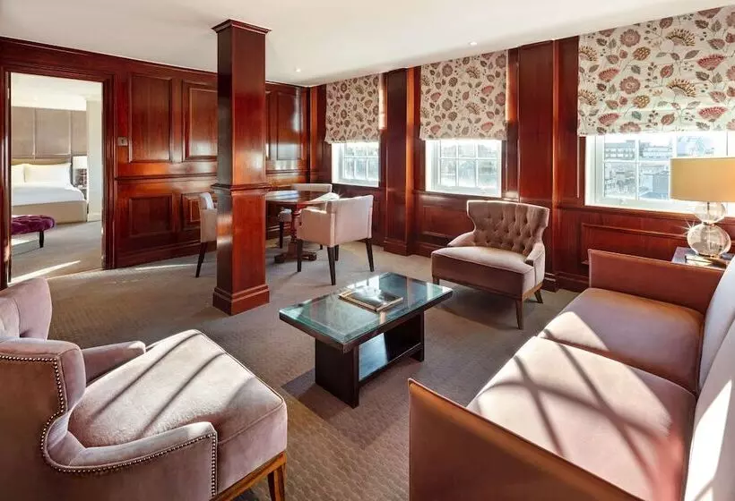 سوییت, Radisson Blu Hotel, London Bond Street