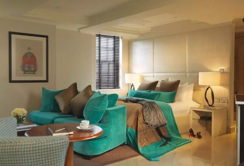 استودیوی استاندارد, Radisson Blu Hotel, London Bond Street