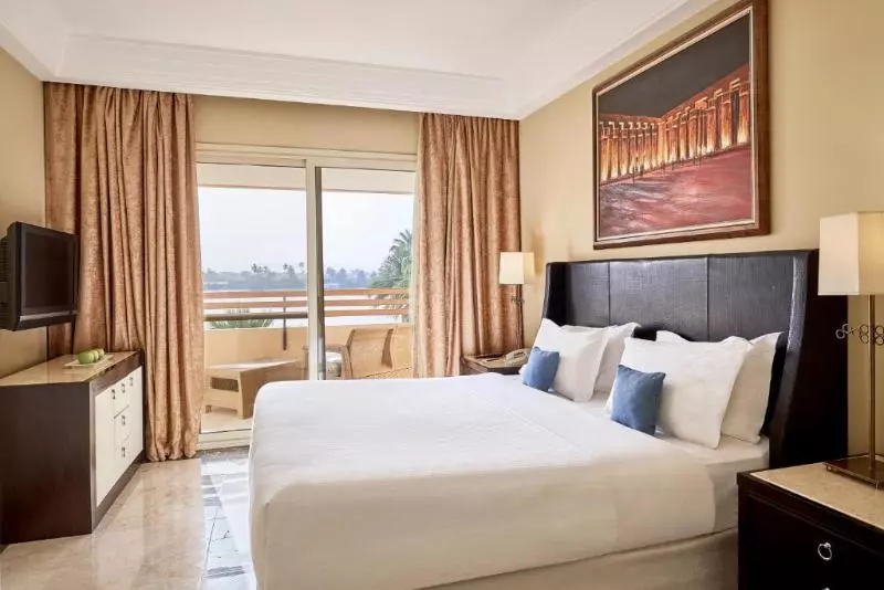 سوییت جونیور, Radisson Blu Hotel, London Bond Street