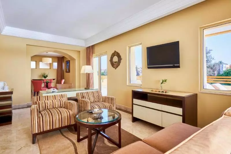 سوییت جونیور, Radisson Blu Hotel, London Bond Street