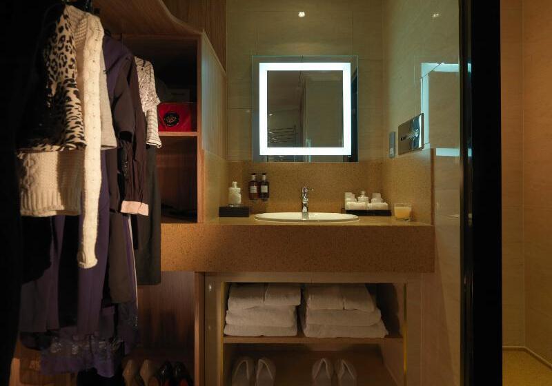 标准工作室, Radisson Blu Hotel, London Bond Street