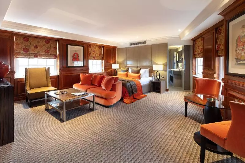 استودیوی استاندارد, Radisson Blu Hotel, London Bond Street
