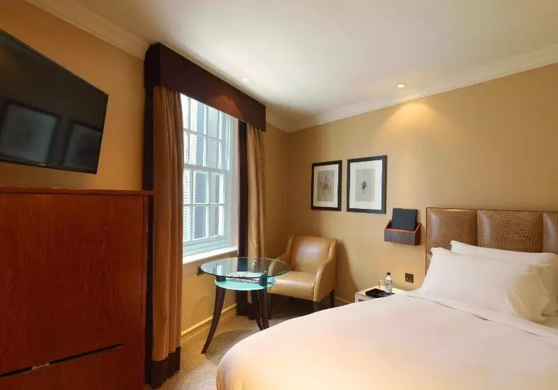 اتاق استاندارد یک نفره, Radisson Blu Hotel, London Bond Street