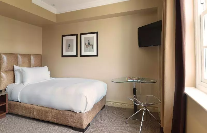 اتاق استاندارد یک نفره, Radisson Blu Hotel, London Bond Street