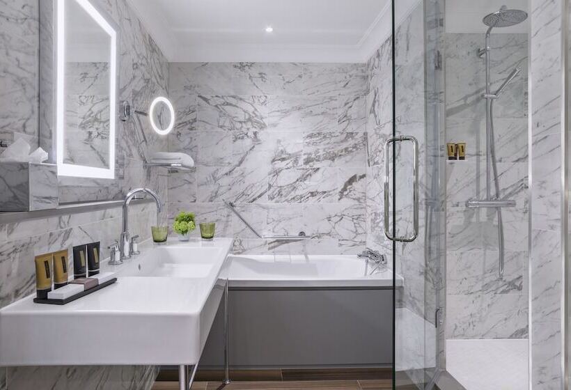 高级客房, St. James Court, A Taj Hotel, London