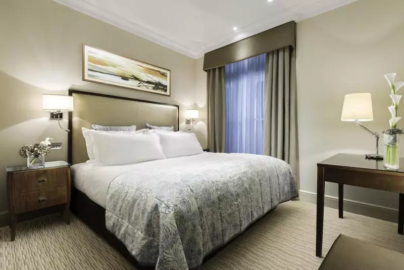 キングサイズベッドのエクゼクティブルーム, St. James  Court, A Taj Hotel, London