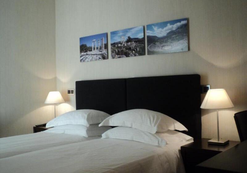 スタンダードルーム, The Athens Gate