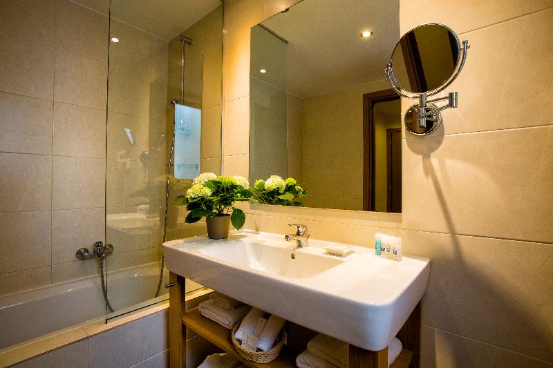 スーペリアールーム, The Athens Gate