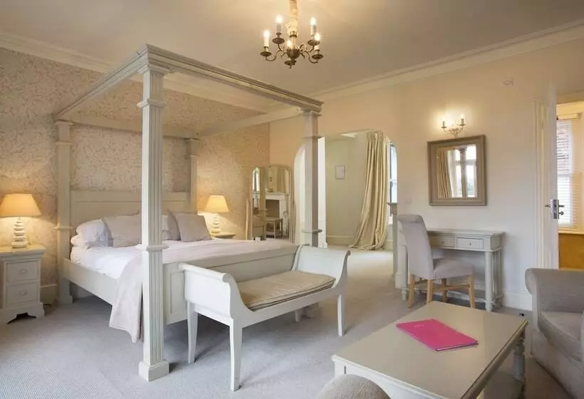 Deluxe room with river view, The Bell