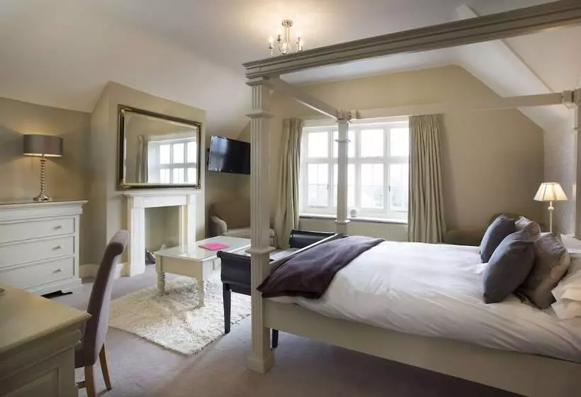 Deluxe room with river view, The Bell