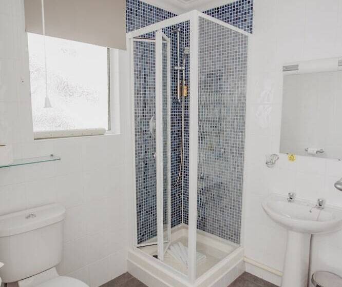 스탠다드 트리플 룸, The Kilbirnie