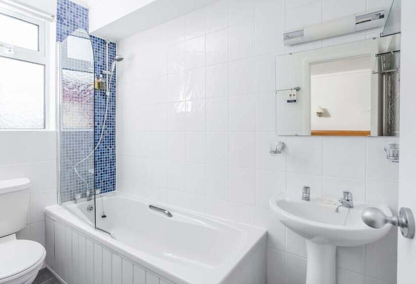 패밀리 룸, The Kilbirnie