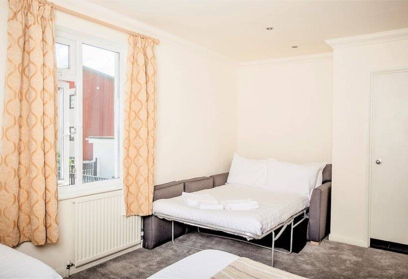 패밀리 룸, The Kilbirnie