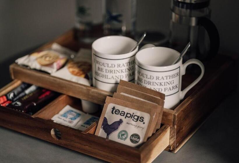 스탠다드 룸, The Kirkwall