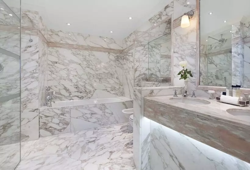 Executive Suite, The Ritz London