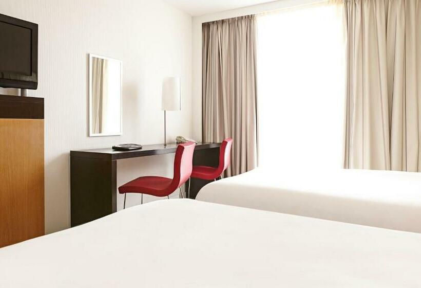 수피리어 룸, Novotel London West