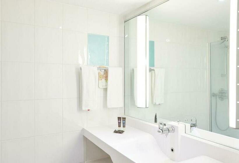 Номер Superior, Novotel London West
