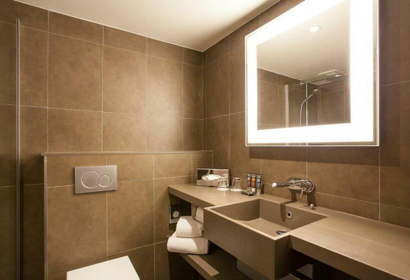 プレミアムルーム, Novotel London West