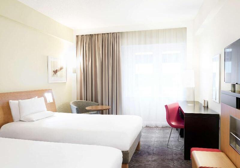 スーペリアールーム, Novotel London West
