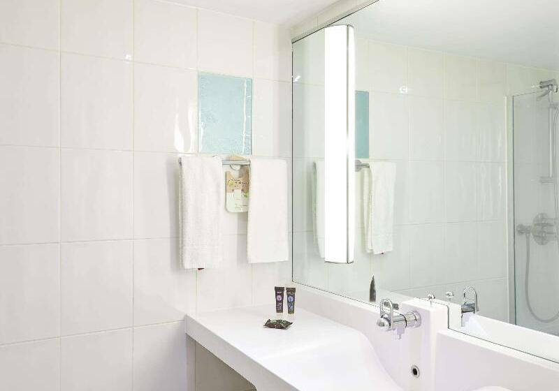 수피리어 룸, Novotel London West