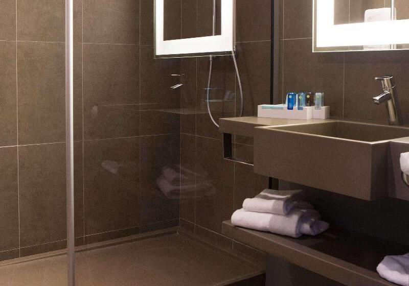 プレミアムルーム, Novotel London West