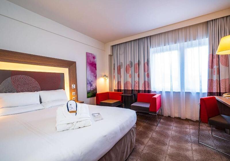 Номер Премиум, Novotel London West