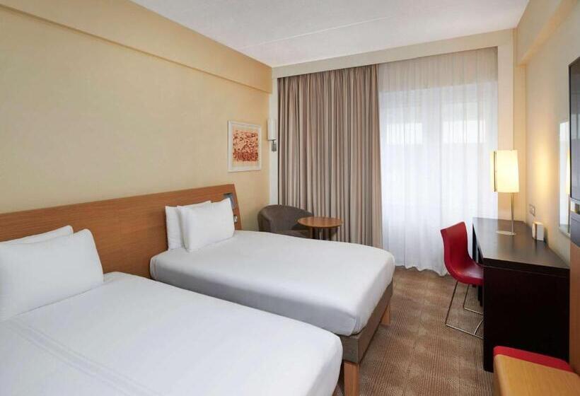 수피리어 룸, Novotel London West