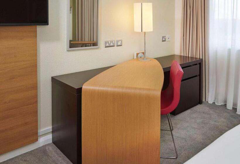 Номер Executive, Novotel London West