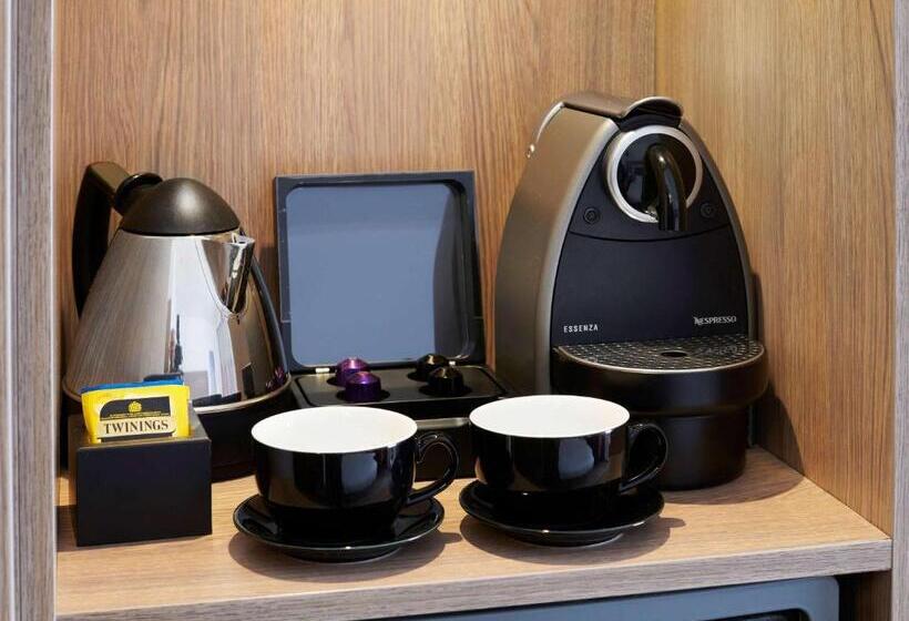Номер Премиум, Novotel London West