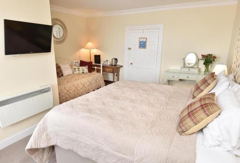 اتاق سوپریور با چشم‌انداز دریا, The Royal Hotel Cromarty