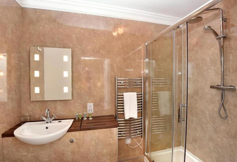 غرفة سوبيريور مطلّة علي البحر, The Royal Hotel Cromarty