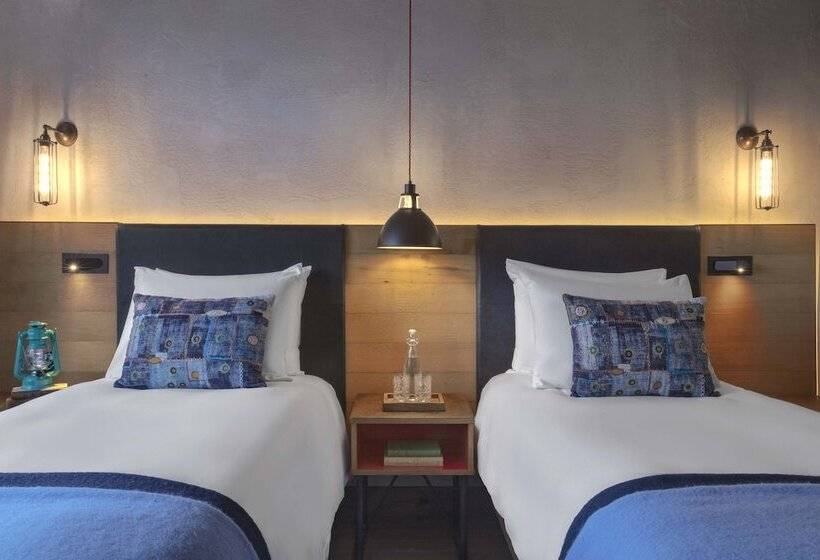 Standard Room, Treehouse Hotel London