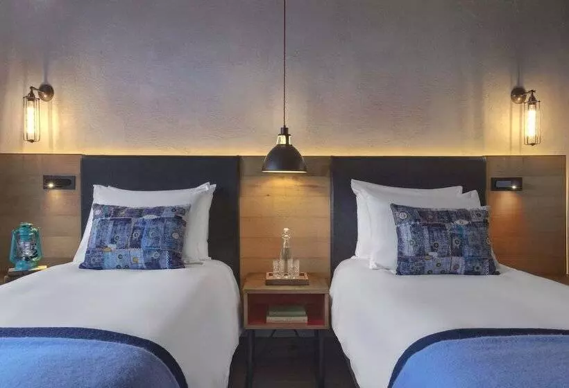 Standard Room, Treehouse Hotel London