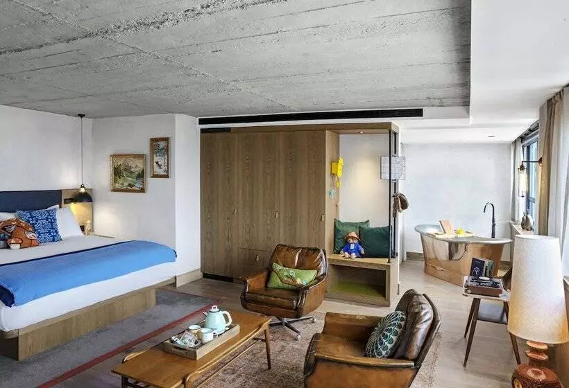 Standard Room, Treehouse Hotel London