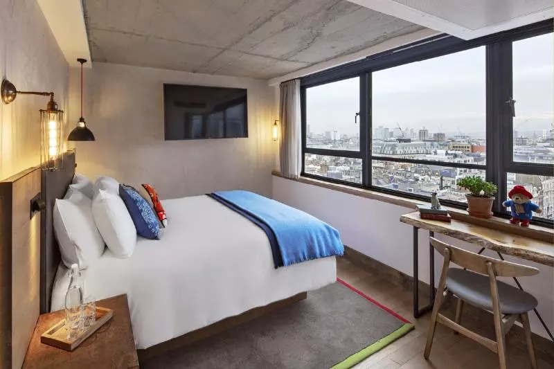 Standard Room King Size Bed, Treehouse Hotel London