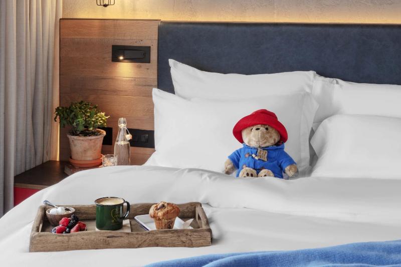 Standard Room King Size Bed, Treehouse Hotel London